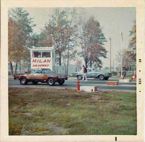 Milan Dragway - Chevelle Psycho Vs Dodge From Fred Dennett  (newer photo)